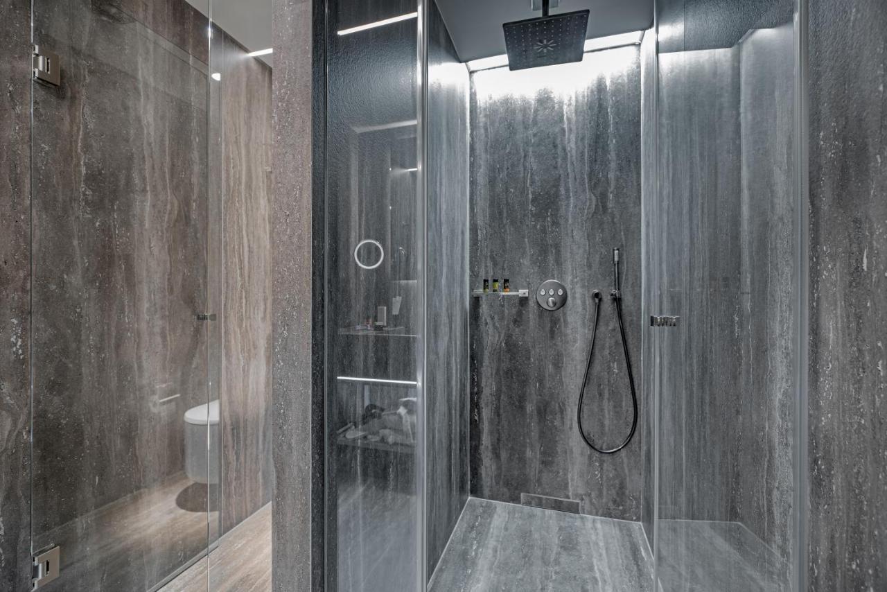 Hellenic Vibes Smart Hotel Ateny Zewnętrze zdjęcie A shower
