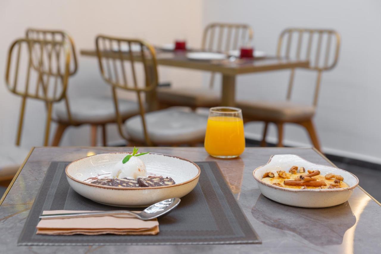Hellenic Vibes Smart Hotel Ateny Zewnętrze zdjęcie Breakfast at the hotel