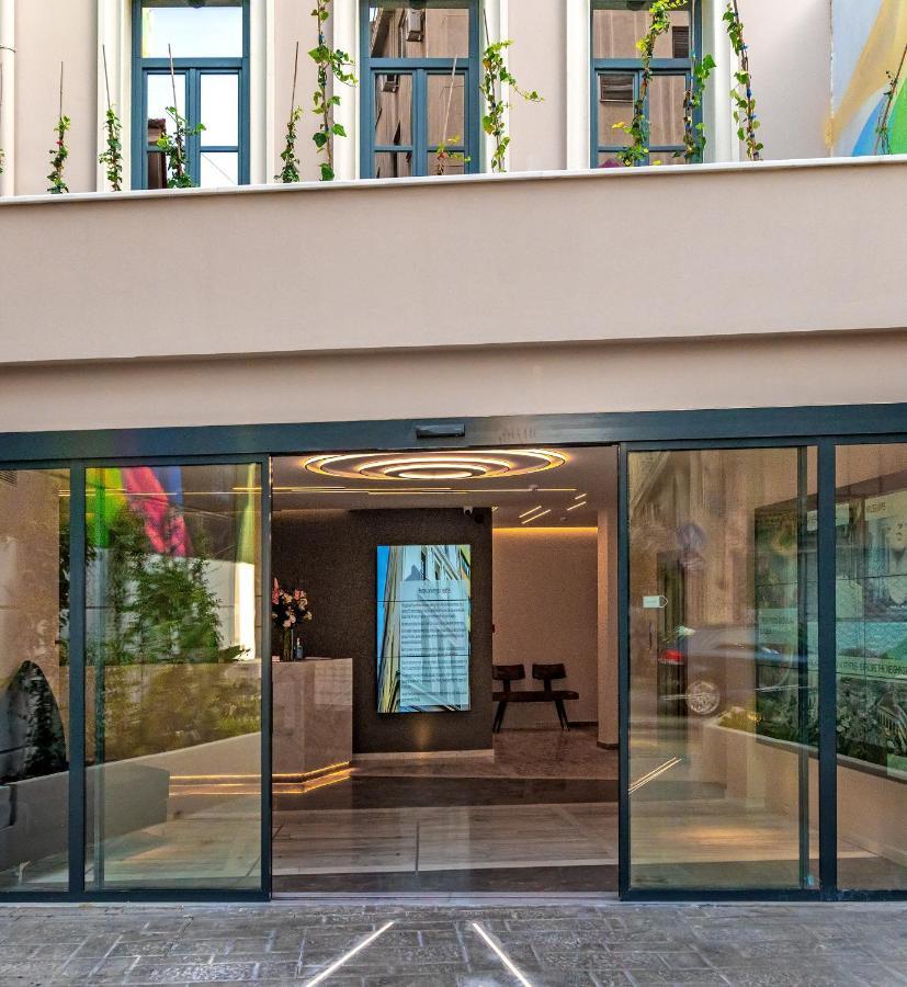 Hellenic Vibes Smart Hotel Ateny Zewnętrze zdjęcie Entrance to the hotel