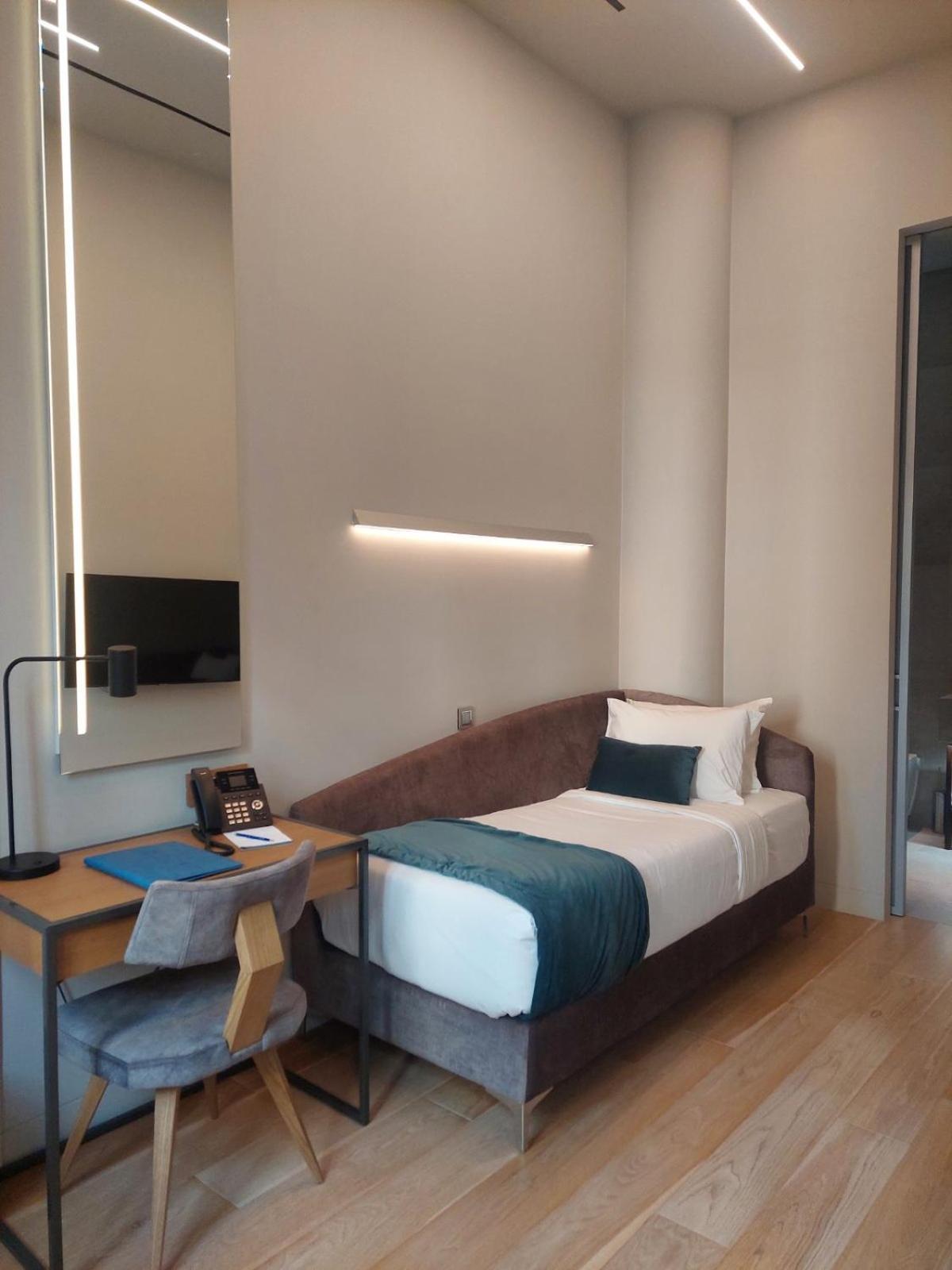 Hellenic Vibes Smart Hotel Ateny Pokój zdjęcie A room at the hotel